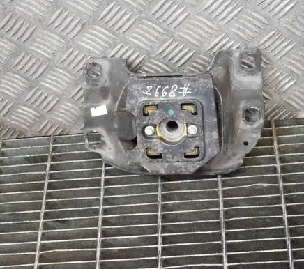 Ford Focus Gearbox mount DV617M121BA