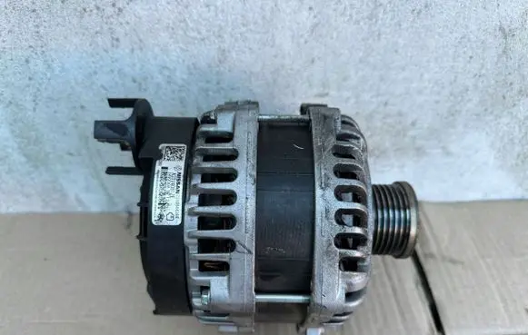 Renault Trafic III (X82) Generator/alternator 231004436R