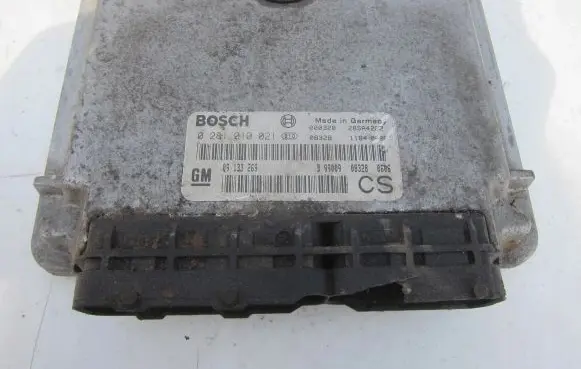 Opel Zafira A Engine control unit/module 09133269 0281010021