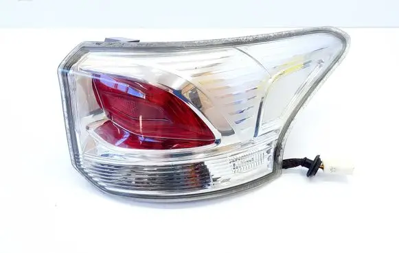 Mitsubishi Outlander Rear/tail lights 8330A788