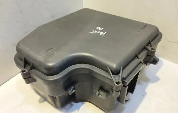 Volkswagen PASSAT B5 Fuse box set 8D1907613A 8D1907355B