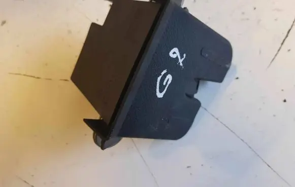 Volkswagen Golf VII Tailgate/trunk/boot lock/catch/latch 5G6827505
