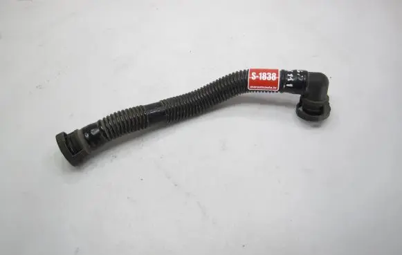Volkswagen Golf V Breather hose/pipe 06A131127L