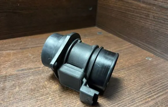 Opel Movano A Mass air flow meter 7700314057 5WK9609