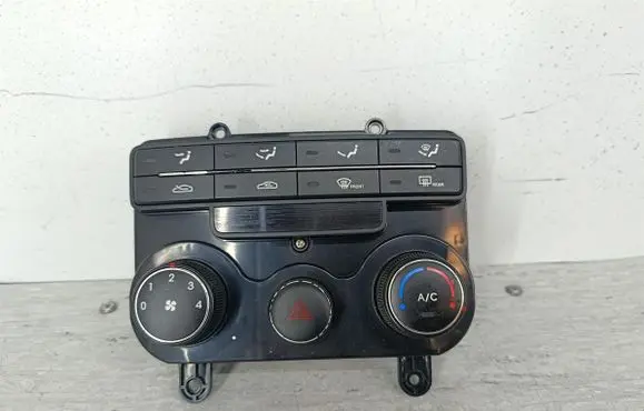 Hyundai i30 Climate control/heater control trim 