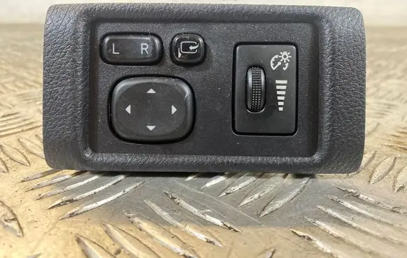 Lexus CT 200H Wing mirror switch M46 6657