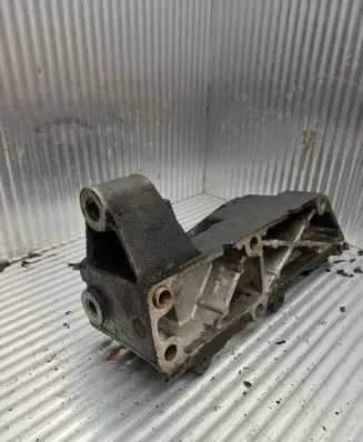 Iveco Daily 35 - 40.10 Gearbox mounting bracket 504386159