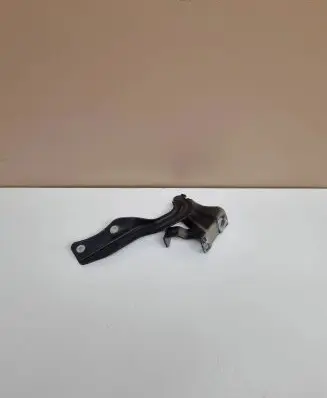 Nissan Qashqai Tailgate/trunk/boot hinge 4ear ES03 1215