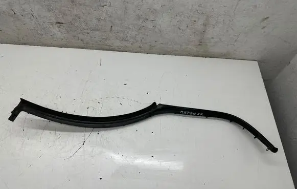 Porsche Macan (95B) Rubber seal rear door 95B839761