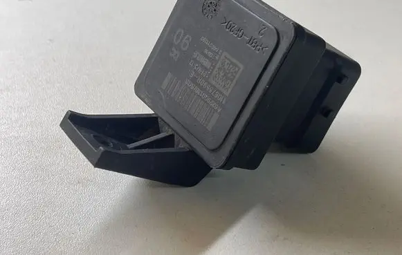 Nissan Navara D23 Glow plug pre-heat relay 110675590R A622900130 000211392