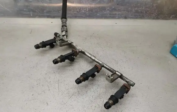 Opel Meriva A Fuel injectors set 25313846