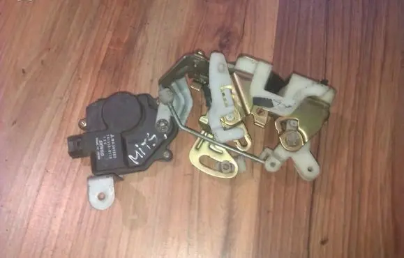 Mitsubishi Galant Rear door lock