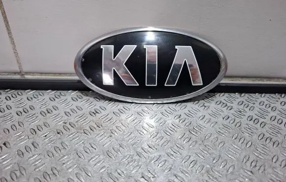 KIA Ceed Rear door emblem/model letters 