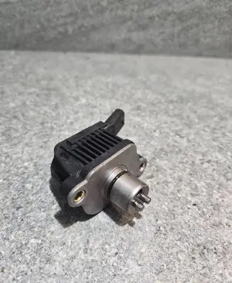 Volkswagen Golf VII Camshaft vanos timing valve 04E906048A