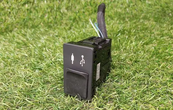Lexus GS 250 350 300H 450H USB socket connector 8619030030