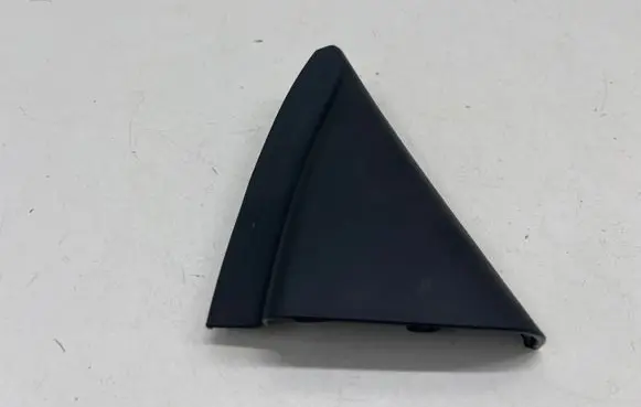 Toyota Yaris XP210 Other rear door trim element 67674K0020