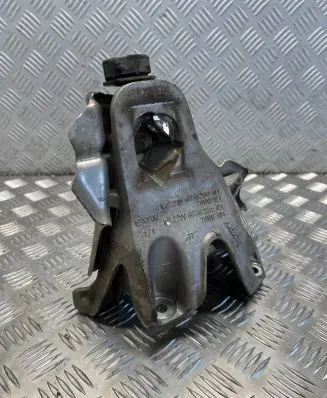 BMW X5 F15 Engine mounting bracket 6876284 7000201 6876280