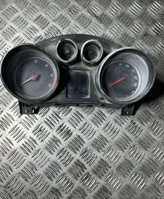Opel Insignia A Speedometer (instrument cluster) 13333351 365903926H