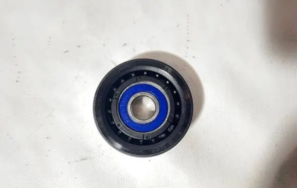 Mercedes-Benz B W245 Belt tensioner pulley A6402020319