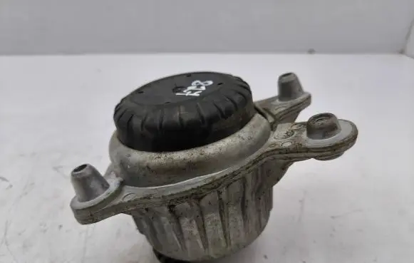Mercedes-Benz E W213 Engine mount bracket A2132400500