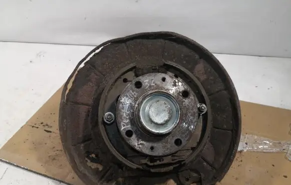 Peugeot 406 Rear wheel hub spindle/knuckle 