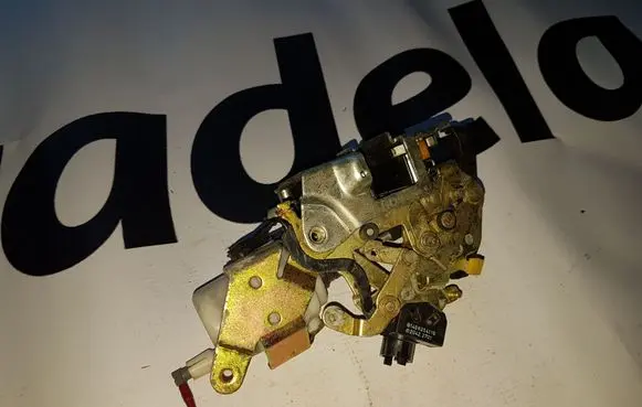 Mercedes-Benz S W140 Front door lock A1408204110 1408204110