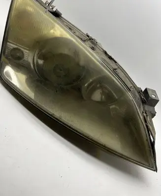 Ford Mondeo Mk III Headlight/headlamp 1S7113005CJ 0301174272 02A000C