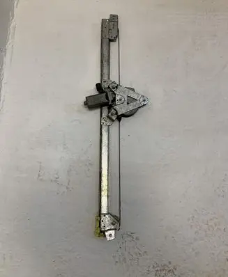 Opel Vivaro Front door window regulator with motor 91165705 91165705F 7700311821
