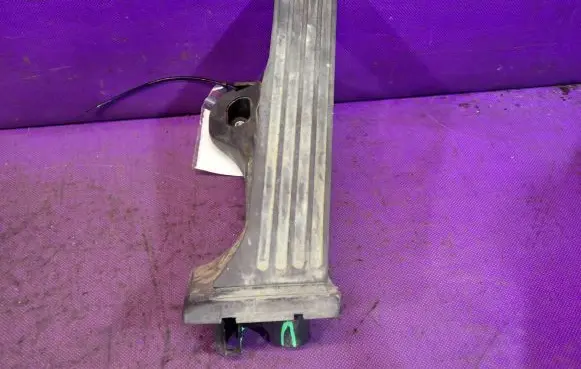 Volkswagen Touran I Accelerator throttle pedal 1T1721503H