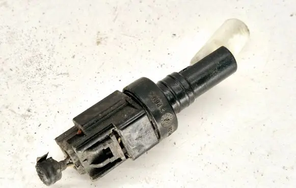 Volvo V50 Windshield washer fluid level sensor 0023935