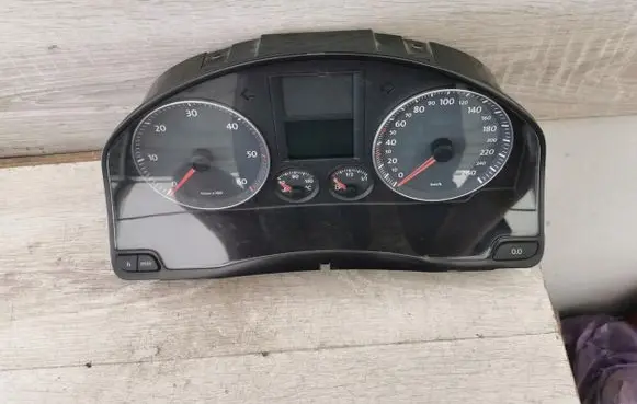 Volkswagen Golf SportWagen Speedometer (instrument cluster) 1K0920863BX