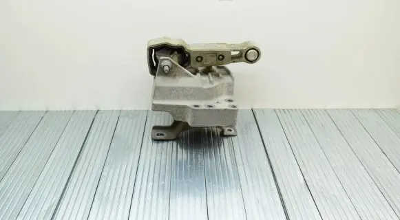 Land Rover Range Rover Evoque L538 Engine mount bracket BJ326P082AA BJ326F012BA