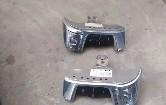 Ford Mondeo MK IV Steering wheel buttons/switches 