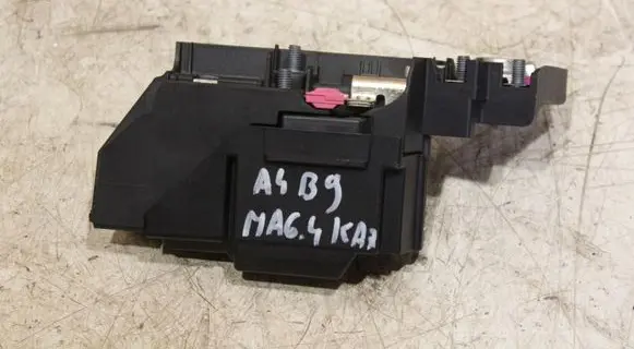 Audi A4 S4 B9 Airbag deployment crash/impact sensor 10102018 180324 8W0915459E