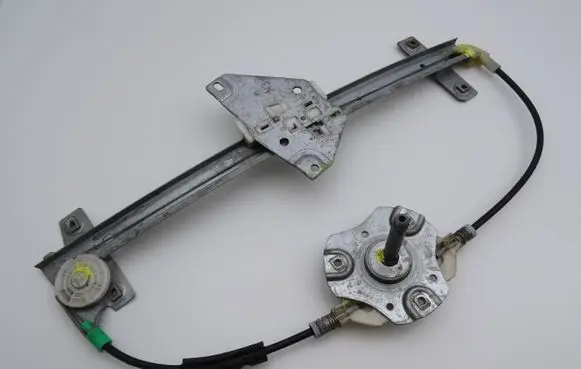Mitsubishi Carisma Rear door manual window regulator