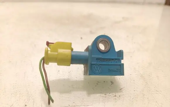 Volkswagen Jetta VI Airbag deployment crash/impact sensor 5K0959351A