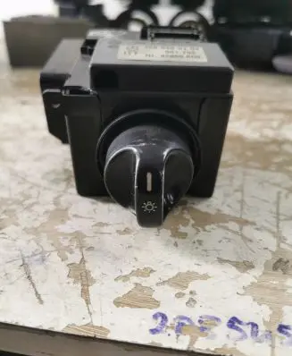 Mercedes-Benz A W168 Light switch 1685450104