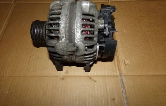 Renault Megane II Generator/alternator 0124525139