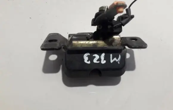 Mazda 323 Tailgate/trunk/boot lock/catch/latch