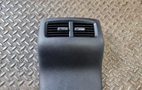 Dodge Challenger Rear air vent grill AF85510DX9007