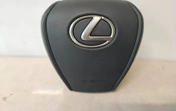 Lexus UX Steering wheel airbag