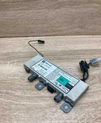 BMW 5 E39 Aerial antenna amplifier 8380685
