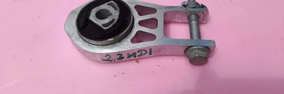 Gearbox mounting bracket
