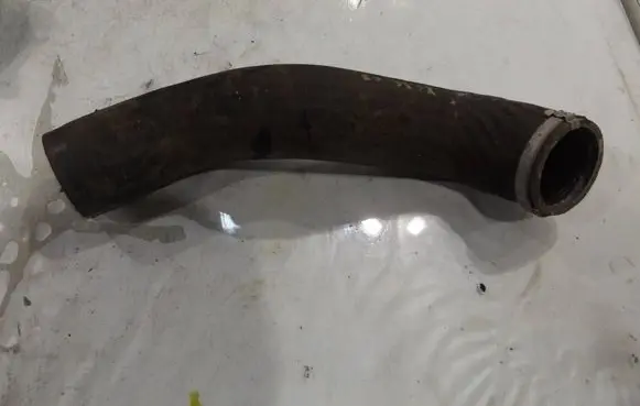 Intercooler hose/pipe