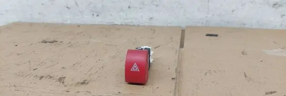 Skoda Octavia Mk2 (1Z) Hazard light switch 1Z0953235A