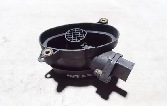 BMW 5 E39 Mass air flow meter 77870760 0928400466