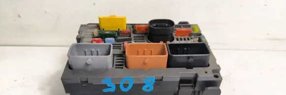 Peugeot 308 BSM Control unit 9675878480