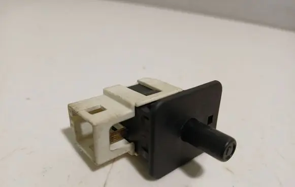 Mercedes-Benz E W211 Front door sensor coupe 2028209410