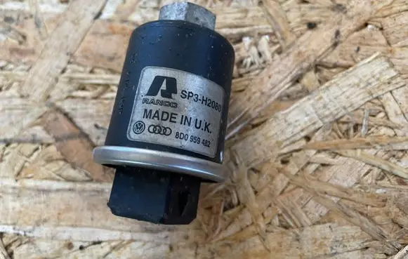 Audi A4 S4 B5 8D Air conditioning (A/C) pressure sensor 8D0959482