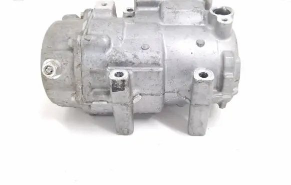 Toyota RAV 4 (XA40) Air conditioning (A/C) compressor (pump) 0422000533 ES27C 8B06373